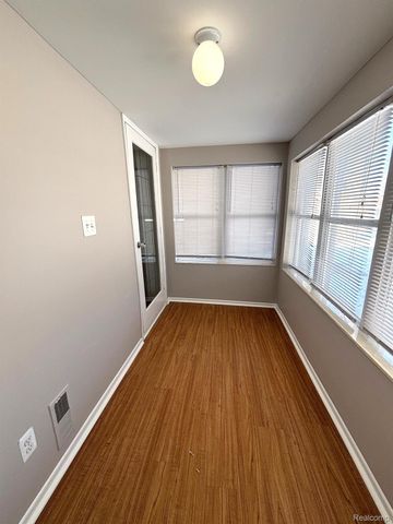 22700 SOCIA Street, St. Clair Shores, MI 48082