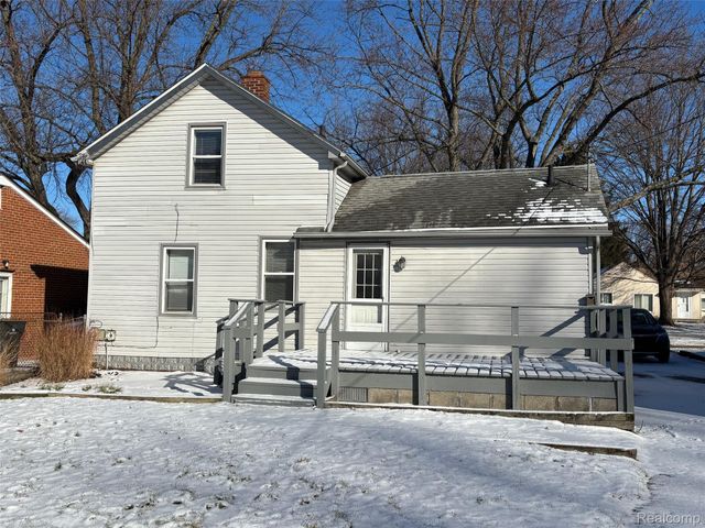 22700 SOCIA Street, St. Clair Shores, MI 48082