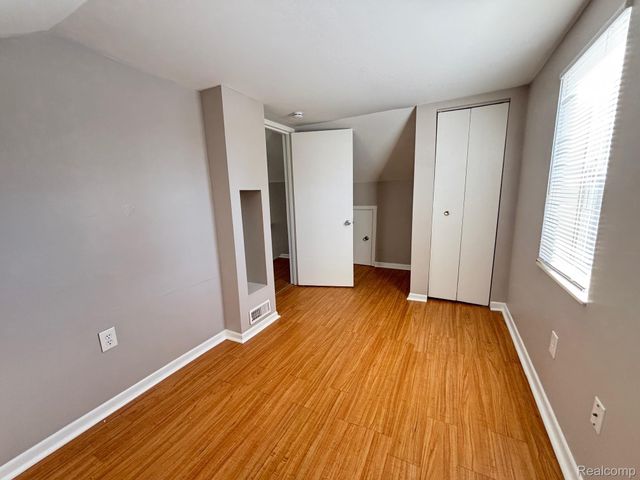 22700 SOCIA Street, St. Clair Shores, MI 48082