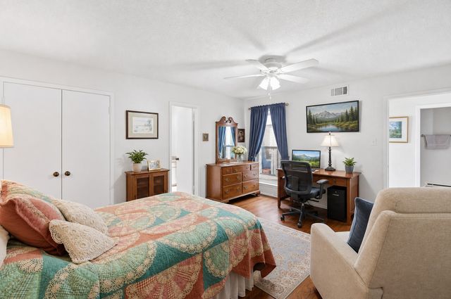 618 Castlewood Lane, Arlington, TX 76012