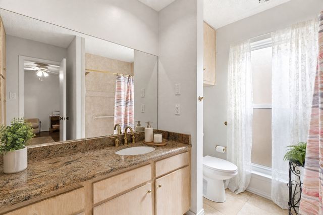 618 Castlewood Lane, Arlington, TX 76012