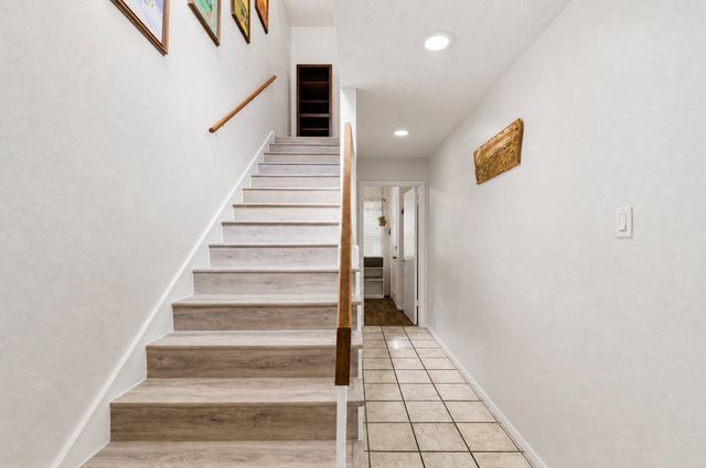 618 Castlewood Lane, Arlington, TX 76012