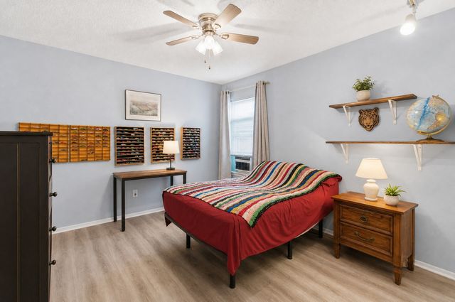 618 Castlewood Lane, Arlington, TX 76012