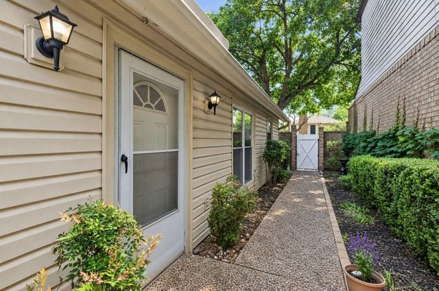 618 Castlewood Lane, Arlington, TX 76012