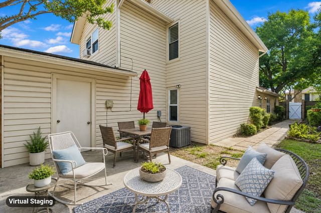 618 Castlewood Lane, Arlington, TX 76012