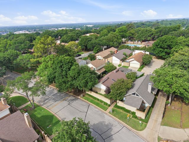 618 Castlewood Lane, Arlington, TX 76012