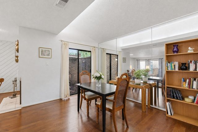 618 Castlewood Lane, Arlington, TX 76012