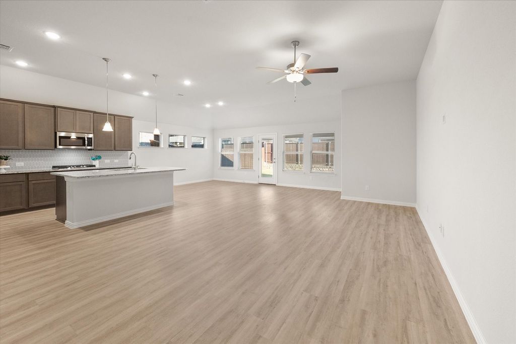 13089 Yellowstone Way, Providence Village, TX 76227 — photo 5