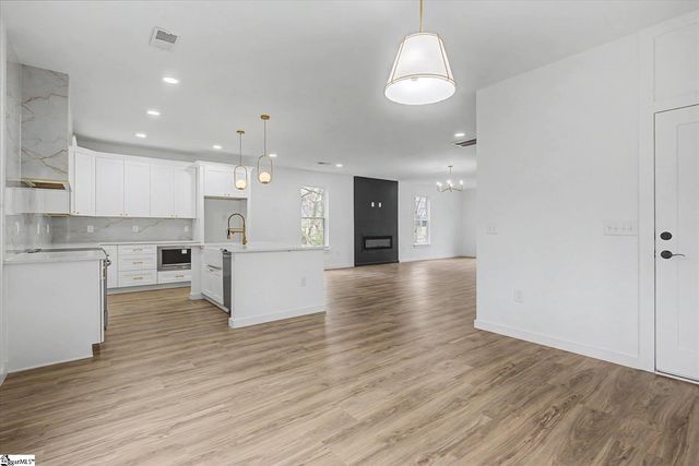 4 Mckinley Drive, Greenville, SC 29611