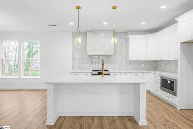 4 Mckinley Drive, Greenville, SC 29611