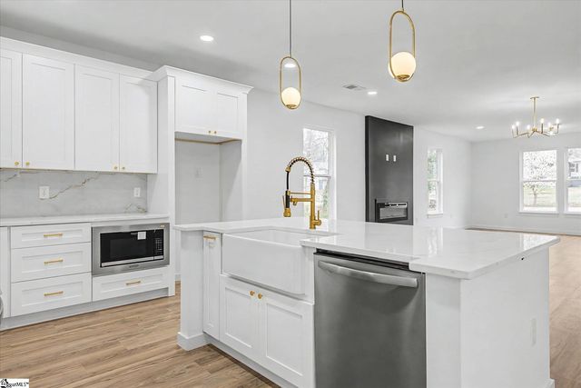 4 Mckinley Drive, Greenville, SC 29611