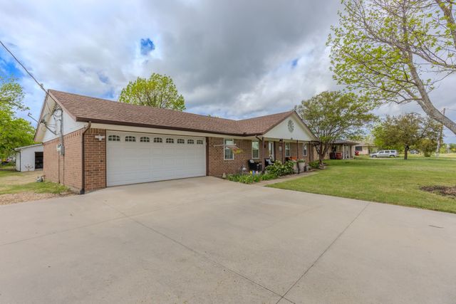 604 E Fm 272, Celeste, TX 75423