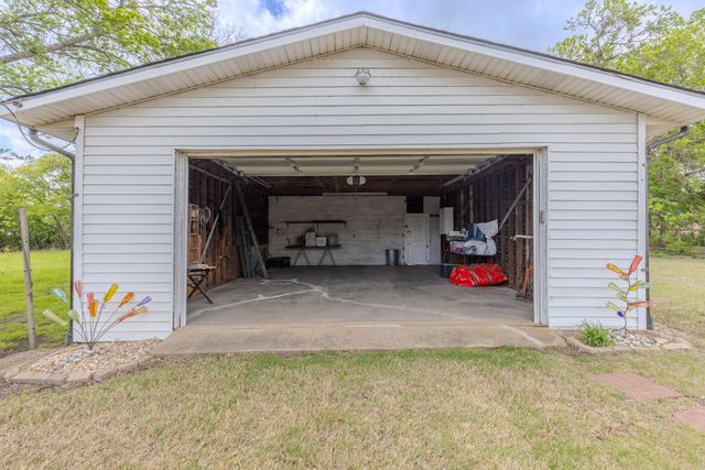 604 E Fm 272, Celeste, TX 75423
