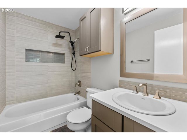 17570 Nw PARK VIEW Blvd, Portland, OR 97229