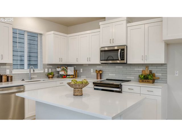 3515 Sw Battaglia Ave, Gresham, OR 97080