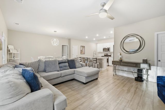 175 Leaflet Loop, Pawleys Island, SC 29585