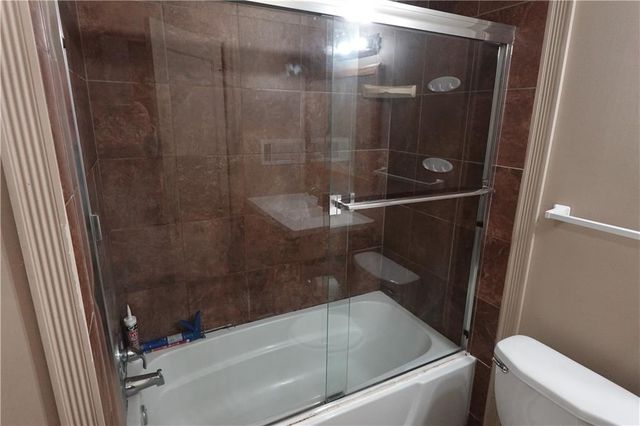 4429 N Oak Trafficway, Kansas City, MO 64116