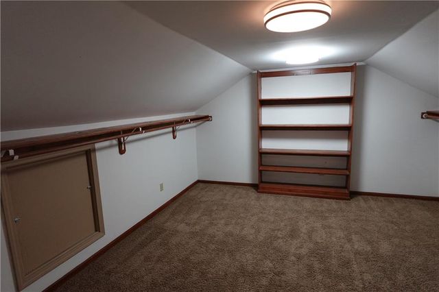 4429 N Oak Trafficway, Kansas City, MO 64116