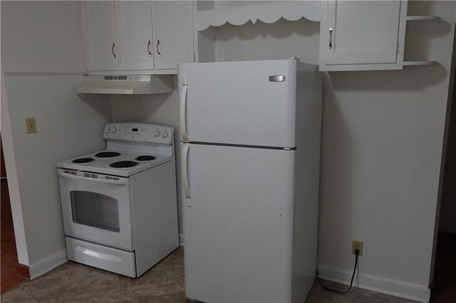 4429 N Oak Trafficway, Kansas City, MO 64116