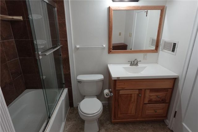 4429 N Oak Trafficway, Kansas City, MO 64116