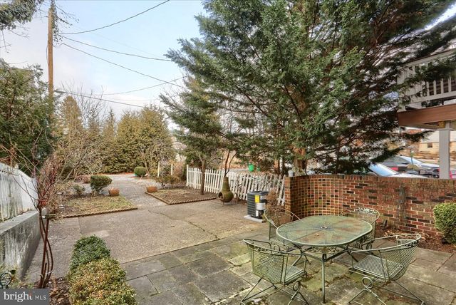 257 W WILLOW STREET, Carlisle, PA 17013