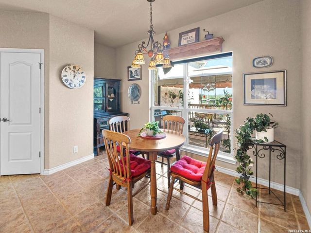 560 Winding Vw, New Braunfels, TX 78132