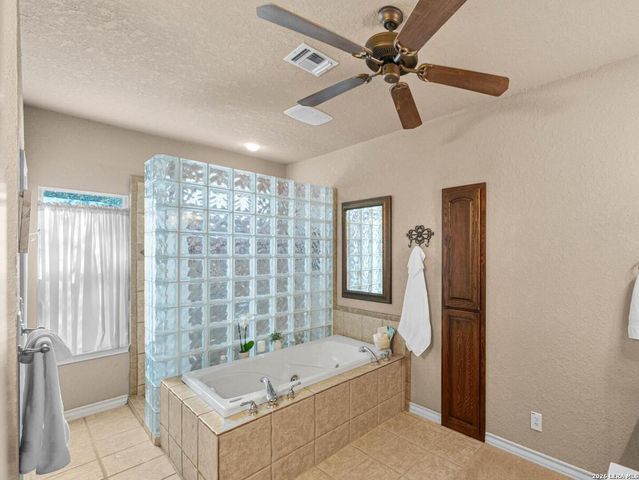 560 Winding Vw, New Braunfels, TX 78132