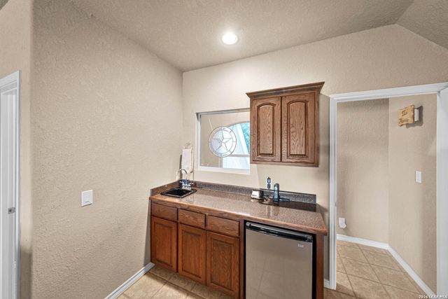 560 Winding Vw, New Braunfels, TX 78132