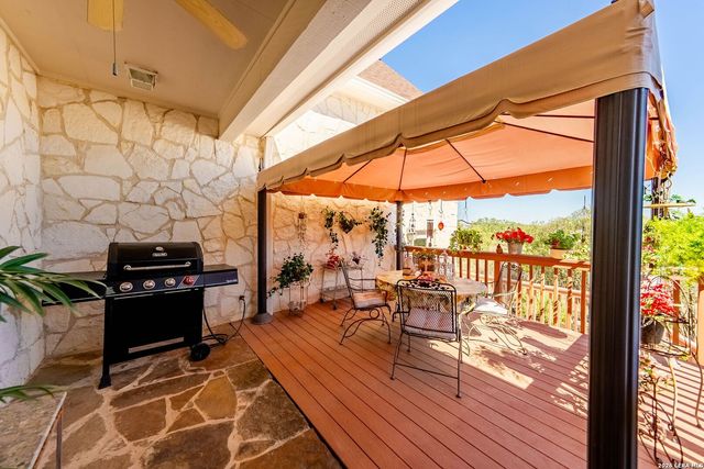 560 Winding Vw, New Braunfels, TX 78132