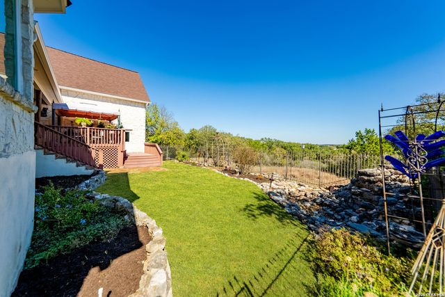 560 Winding Vw, New Braunfels, TX 78132