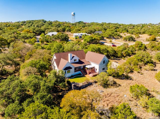 560 Winding Vw, New Braunfels, TX 78132