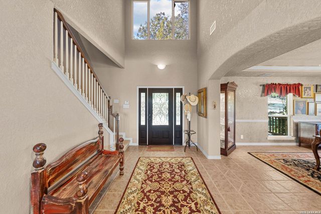 560 Winding Vw, New Braunfels, TX 78132