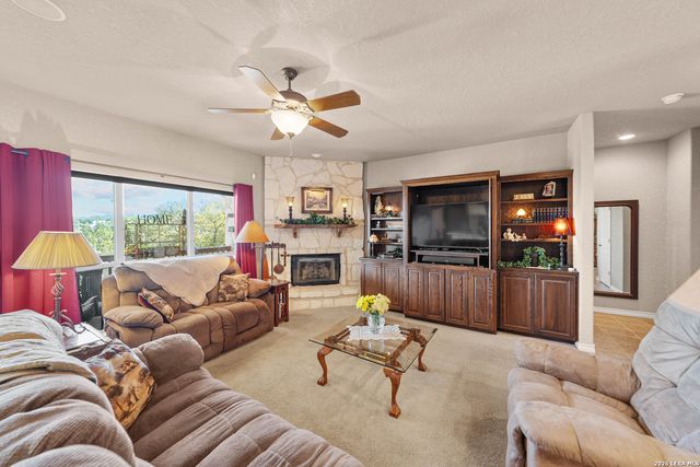 560 Winding Vw, New Braunfels, TX 78132