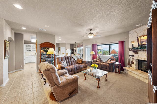 560 Winding Vw, New Braunfels, TX 78132