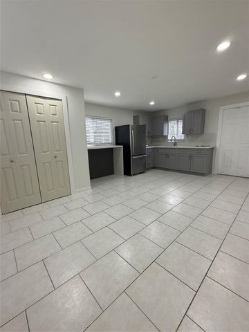 6720 Park Street, Hollywood, FL 33024