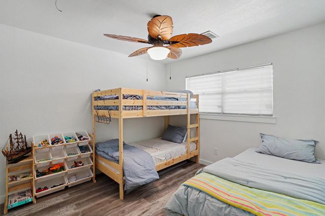 531 Pompano Street, Bayou Vista, TX 77563