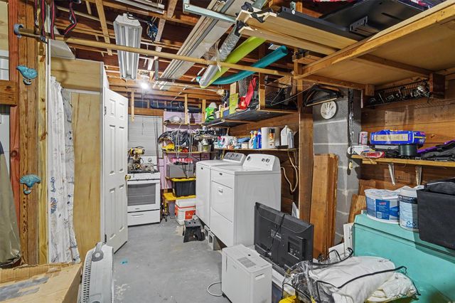 531 Pompano Street, Bayou Vista, TX 77563