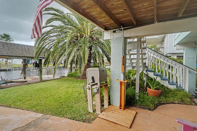 531 Pompano Street, Bayou Vista, TX 77563