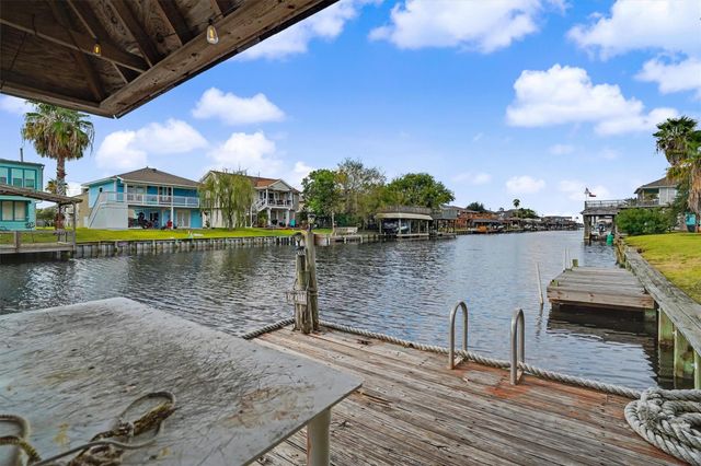 531 Pompano Street, Bayou Vista, TX 77563