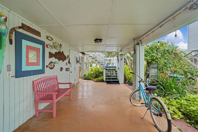 531 Pompano Street, Bayou Vista, TX 77563