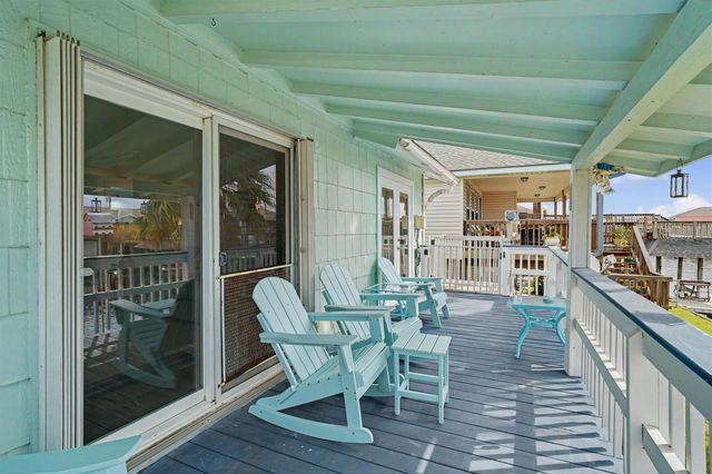 531 Pompano Street, Bayou Vista, TX 77563