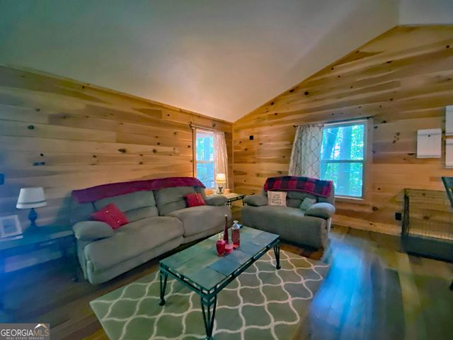 200 Lake View Drive, Lavonia, GA 30553