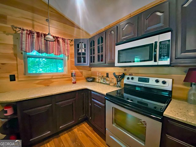 200 Lake View Drive, Lavonia, GA 30553