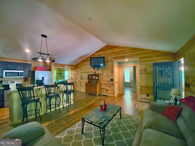 200 Lake View Drive, Lavonia, GA 30553