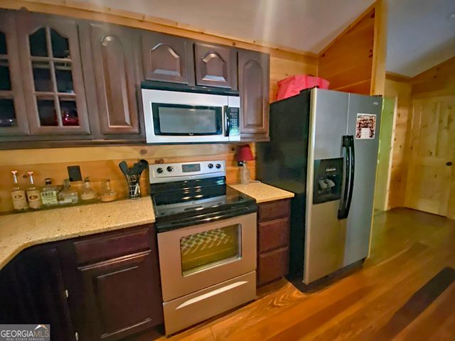 200 Lake View Drive, Lavonia, GA 30553