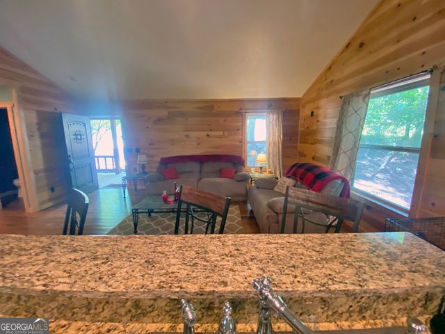 200 Lake View Drive, Lavonia, GA 30553