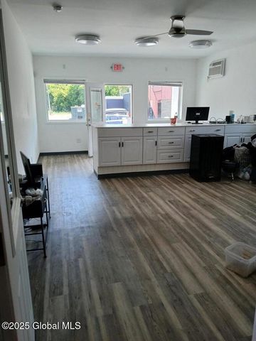 1317 Lower Broadway, Schenectady, NY 12306