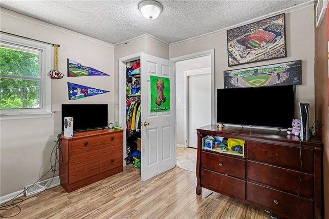 1507 N MCCOY Street, Independence, MO 64050