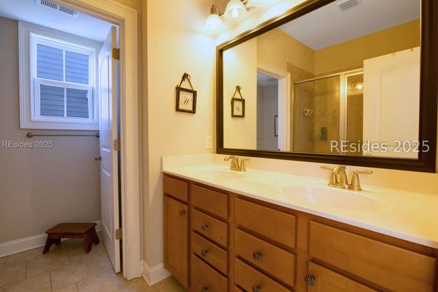 12 Hammock Oaks Cir, Hilton Head Island, SC 29926