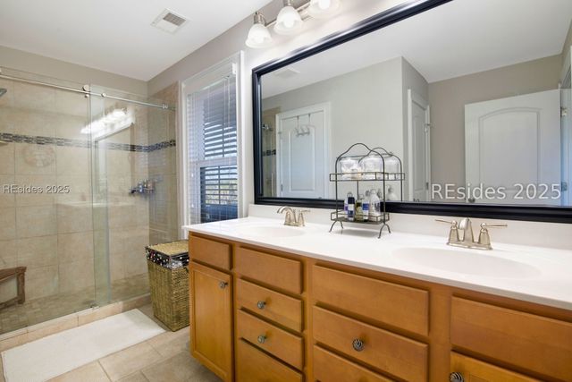 12 Hammock Oaks Cir, Hilton Head Island, SC 29926